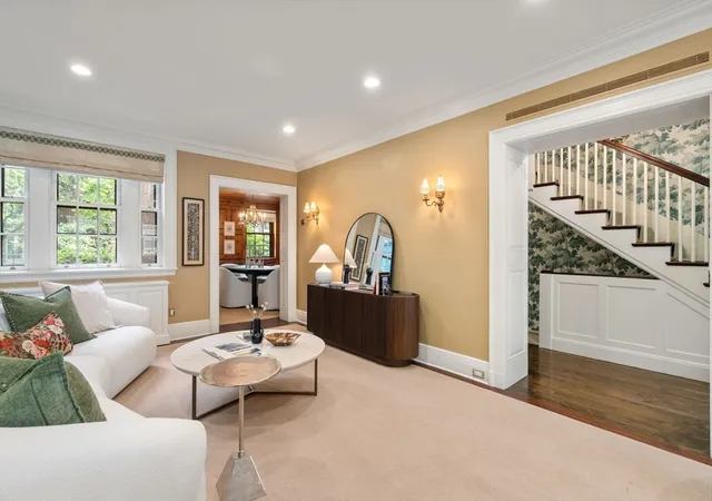 Photo 3 of Sale Pending at 5 Charles River Sq, Boston, MA 02114 | MLS# 73566279 | Listing updated on 2026-08-26