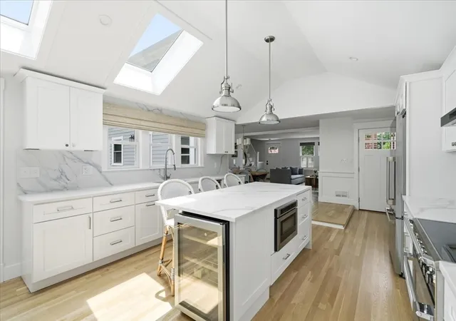 3rd image of 19 Planters Field Ln, Hingham, MA 02043 | MLS# 73549553