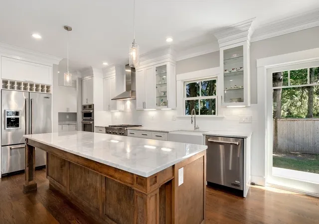 2nd image of 7 Park St, Lexington, MA 02421 | MLS# 73533861