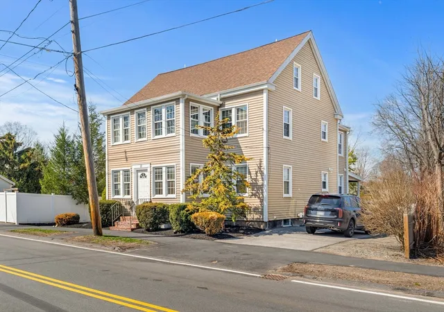 3rd image of 12 Chestnut St, Cambridge, MA 02139