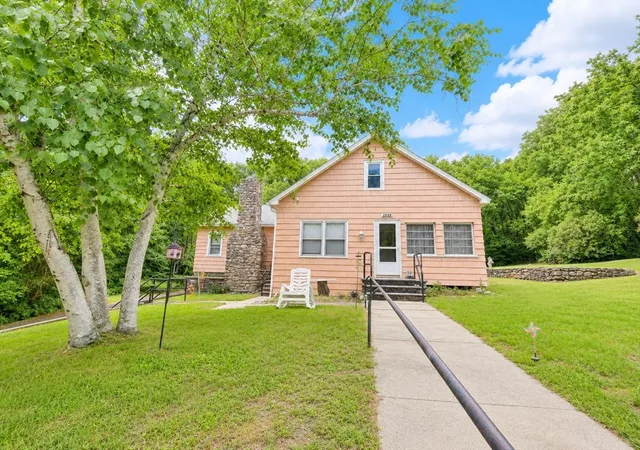 1st image of 1439 S Main St, Athol, MA 01331 | MLS# 73550215