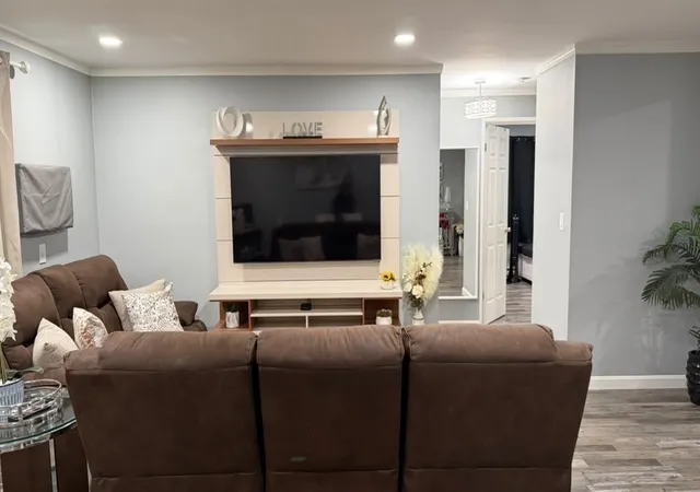 Homes for sale in Framingham, MA | 9 Weld St #15, Framingham, MA 01702 | MLS# 73540136