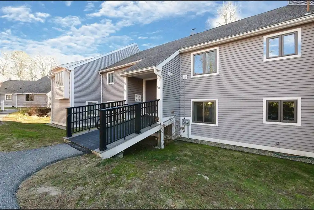 Listing Photo 2 - Condo for sale in 40 Woodrise Rd located at 40 Woodrise Rd, Falmouth, MA 02540 - Unit #40