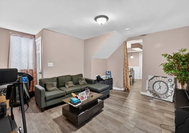 4th image of 20 Derne St, Everett, MA 02149 | MLS# 73496566