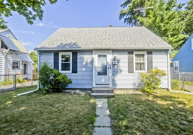 Photo 1 of Sale Pending at 39 Seymour Ave, Springfield, MA 01109 | MLS# 73554349 | Listing updated on 2026-09-03