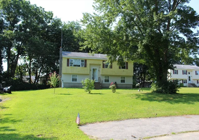 1st image of 3 Howard George Ct, Salisbury, MA 01952 | MLS# 73565291