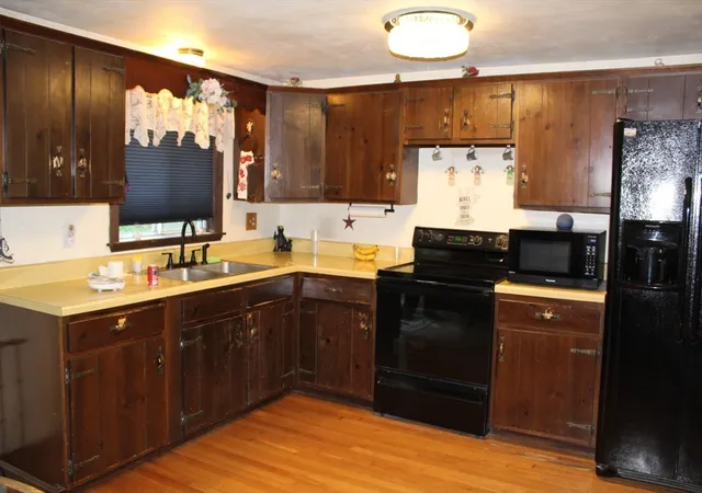 Photo 3 of Single family home for sale at 3 Howard George Ct, Salisbury, MA 01952 | MLS# 73565291 | Listing updated on 2026-09-08