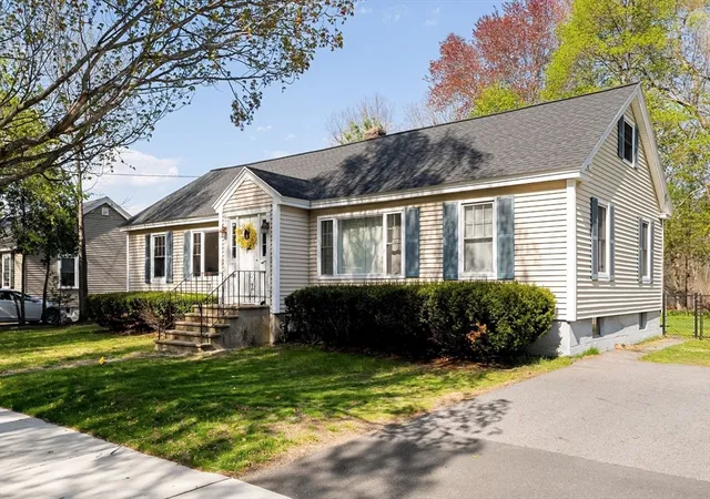 4th image of 15-17 Stirling St, Andover, MA 01810 | MLS# 73517473