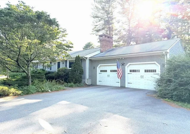 2nd image of 3 Bittersweet Dr, Seekonk, MA 02771 | MLS# 73553724