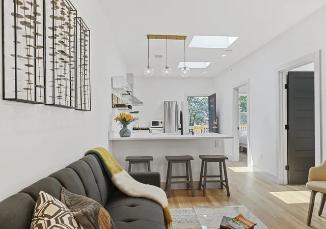 3rd image of 43 Wordsworth St, Boston, MA 02128