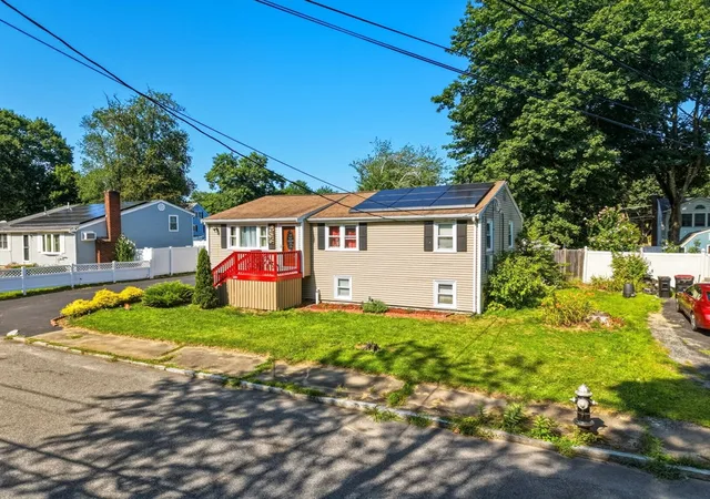 Photo 3 of Sale Pending at 280 Ettrick St, Brockton, MA 02301 | MLS# 73561601 | Listing updated on 2026-09-10