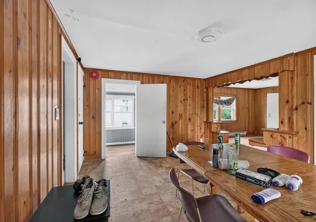 Photo 3 of Sale Pending at 243 Central St, Springfield, MA 01105 | MLS# 73544038 | Listing updated on 2026-10-08
