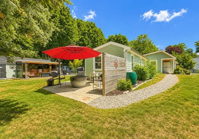 Photo 3 of Sale Pending at 978 Main St, Hanover, MA 02339 | MLS# 73552419 | Listing updated on 2026-10-01