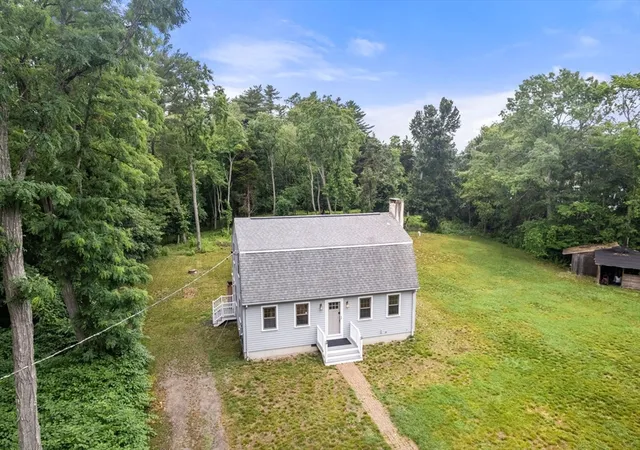 3rd image of 433 Rounseville Rd, Rochester, MA 02770 | MLS# 73545887