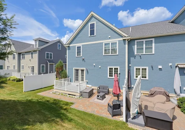 image of 14 Clarks Hl Ln, Framingham, MA 01702