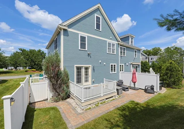 image of 14 Clarks Hl Ln, Framingham, MA 01702