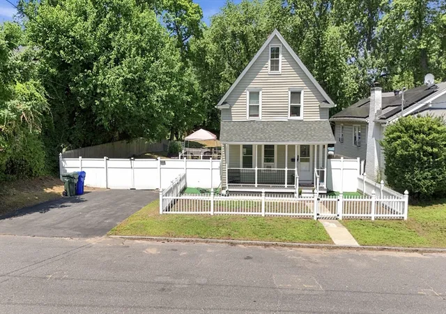 Photo 2 of Single family home for sale at 72 Switzer St, Springfield, MA 01109 | MLS# 73554384 | Listing updated on 2026-09-19