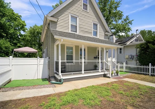 Photo 3 of Single family home for sale at 72 Switzer St, Springfield, MA 01109 | MLS# 73554384 | Listing updated on 2026-09-19