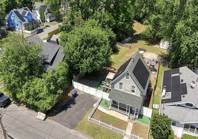 Photo 3 of Single family home for sale at 72 Switzer St, Springfield, MA 01109 | MLS# 73554384 | Listing updated on 2026-09-19