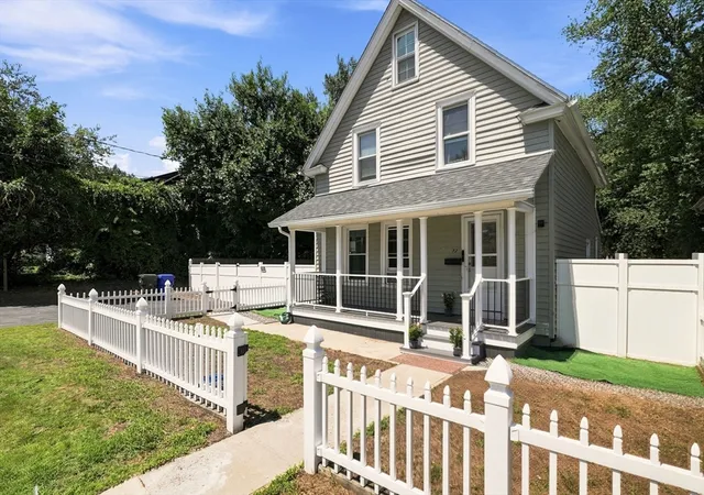 Photo 4 of Single family home for sale at 72 Switzer St, Springfield, MA 01109 | MLS# 73554384 | Listing updated on 2026-09-19
