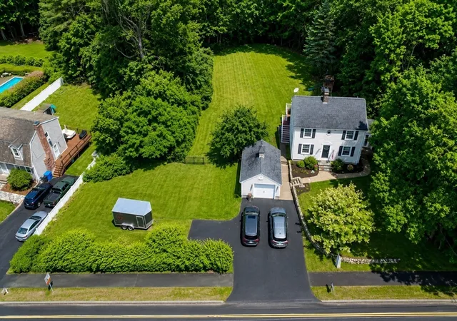 Homes for sale in Wrentham, MA | 28 Park St, Wrentham, MA 02093 | MLS# 73525444
