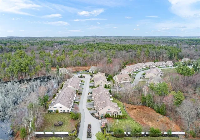 5th image of 10 White Cedar Dr #10, Middleton, MA 01949 | MLS# 73498106