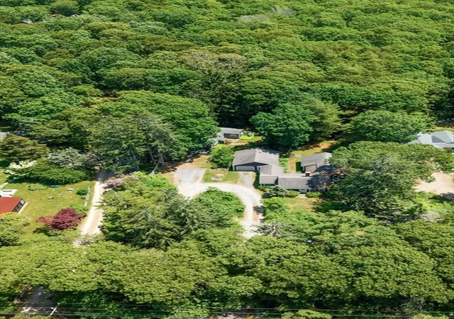 34th image of 132 South Rd, Chilmark, MA 02535 | MLS# 73546774