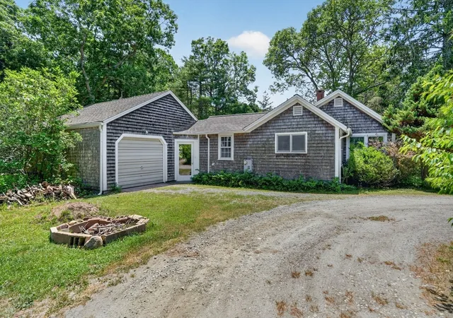 3rd image of 132 South Rd, Chilmark, MA 02535 | MLS# 73546774
