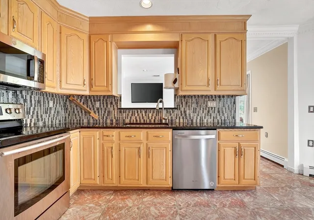 Homes for sale in Saugus, MA | 12 Parkway Dr, Saugus, MA 01906 | MLS# 73497854