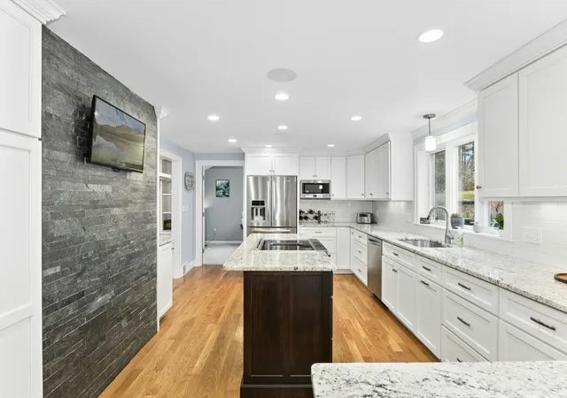 Photo 2 of Sale Pending at 256 W Main St, Westborough, MA 01581 | MLS# 73491349 | Listing updated on 2026-04-13