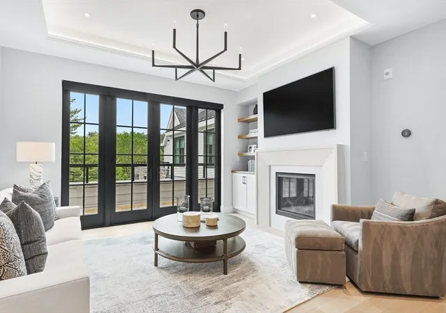 2nd image of 148 Weston Rd #304, Wellesley, MA 02482 | MLS# 73525506