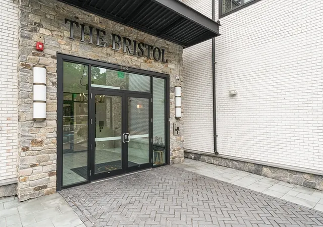 2nd image of 148 Weston Rd, Wellesley, MA 02482