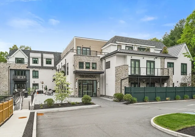 33rd image of 148 Weston Rd #304, Wellesley, MA 02482 | MLS# 73525506