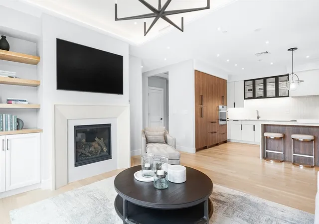 4th image of 148 Weston Rd, Wellesley, MA 02482