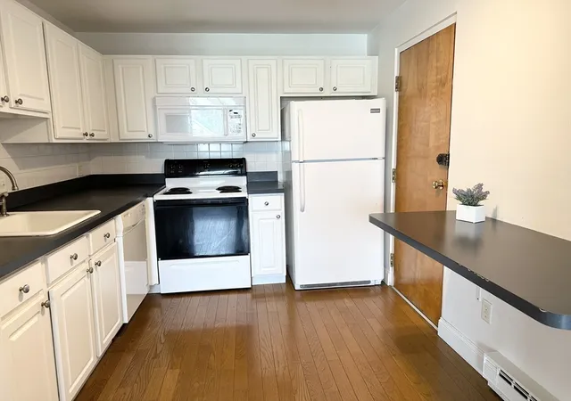 4th image of 326 Broadway #15, Somerville, MA 02145 | MLS# 73558367