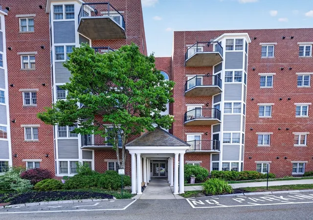 Homes for sale in North Andover, MA | 148 Main St #B533, North Andover, MA 01845 | MLS# 73537794
