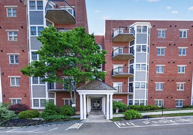 Homes for sale in North Andover, MA | 148 Main St #B533, North Andover, MA 01845 | MLS# 73537794