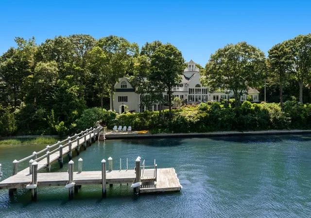 3rd image of 168 Garrison Ln, Barnstable, MA 02655 | MLS# 73441700
