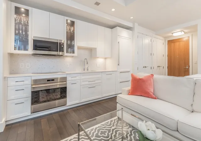 2nd image of 22 Liberty Dr #2L, Boston, MA 02210 | MLS# 73551345