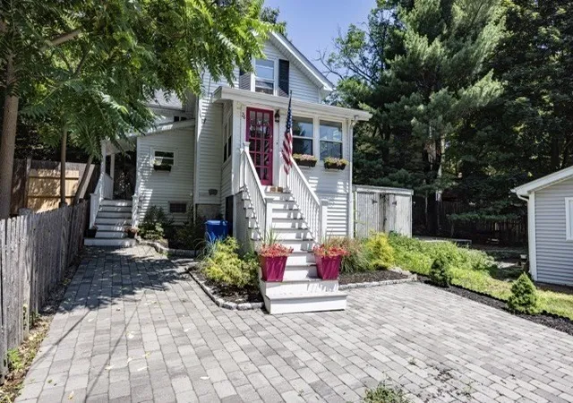 Homes for sale in Quincy, MA | 26 Carlson St, Quincy, MA 02169 | MLS# 73548828