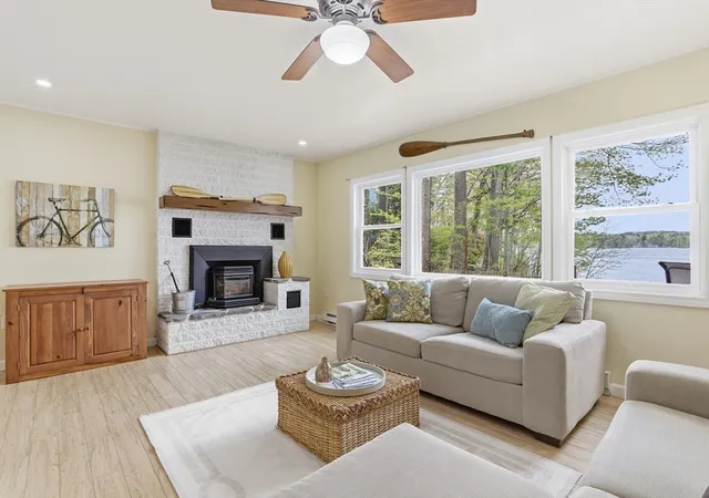 Homes for sale in Lunenburg, MA | 32 Hemlock Dr, Lunenburg, MA 01462 | MLS# 73517645