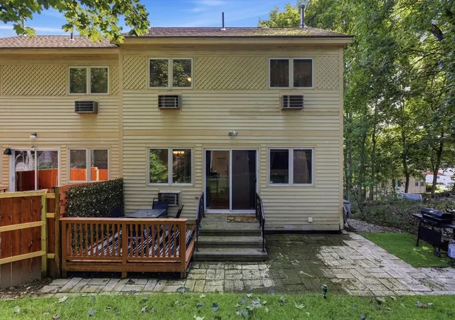 2nd image of 825 John Fitch Hwy, Fitchburg, MA 01420