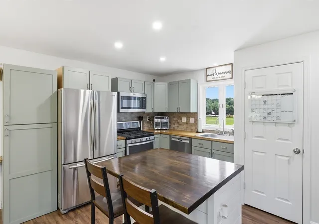 5th image of 825 John Fitch Hwy #1, Fitchburg, MA 01420 | MLS# 73561619
