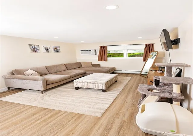 5th image of 668 Robbins Ave #3, Dracut, MA 01826 | MLS# 73543008