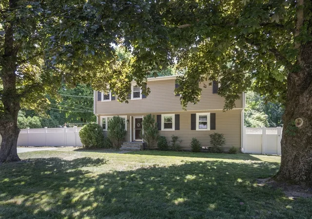 Homes for sale in North Attleboro, MA | 257 Elmwood St, North Attleboro, MA 02760 | MLS# 73536891