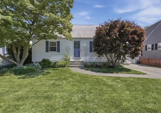 Photo 1 of Sale Pending at 3 Washington Pl, Peabody, MA 01960 | MLS# 73561405 | Listing updated on 2026-08-19
