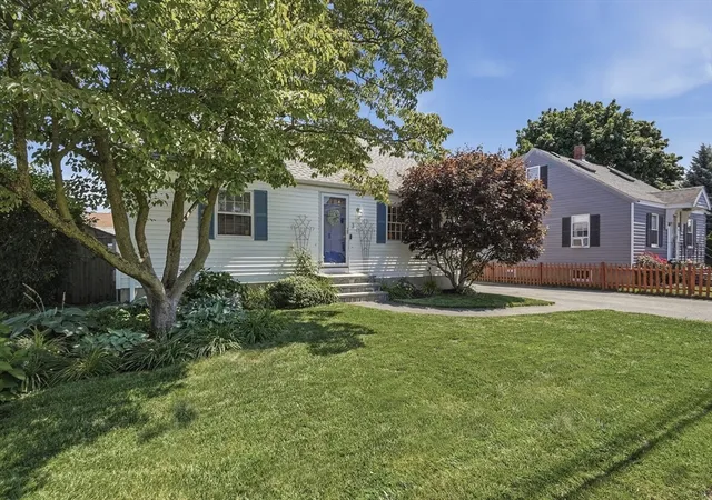 Photo 2 of Sale Pending at 3 Washington Pl, Peabody, MA 01960 | MLS# 73561405 | Listing updated on 2026-08-19