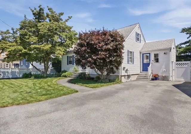 Photo 3 of Sale Pending at 3 Washington Pl, Peabody, MA 01960 | MLS# 73561405 | Listing updated on 2026-08-19