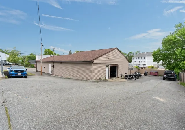 4th image of 202-204 Pinehurst Ave, Swansea, MA 02777 | MLS# 73524766