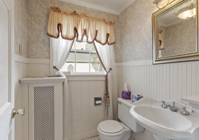 38th image of 19 N Main St, Petersham, MA 01366 | MLS# 73528747